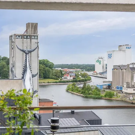 Lejlighed I Penthouse Med Fire Terrasser Balkoner Og En Fantastisk Udsigt Over Havn * Odense