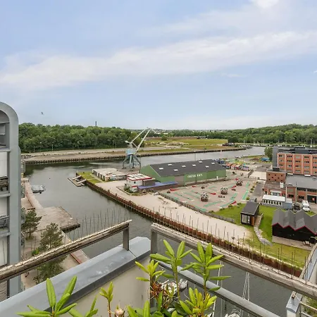 Lejlighed I Penthouse Med Fire Terrasser Balkoner Og En Fantastisk Udsigt Over Havn * Odense