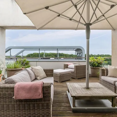 Lejlighed I Penthouse Med Fire Terrasser Balkoner Og En Fantastisk Udsigt Over Havn *
